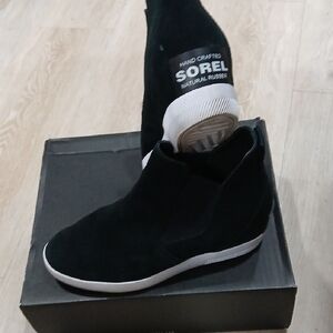 Sorel Women Black Rubber Sole Boots